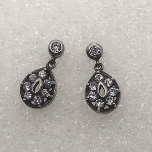 𝅺vintage Sterling & White Cz Stone Fancy Pear Shape Teardrop Dangle Studs .8”